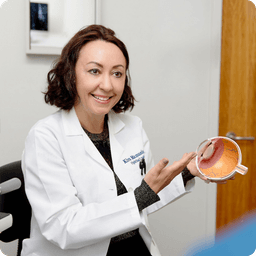 Profile photo of Dr. Kira Manusis